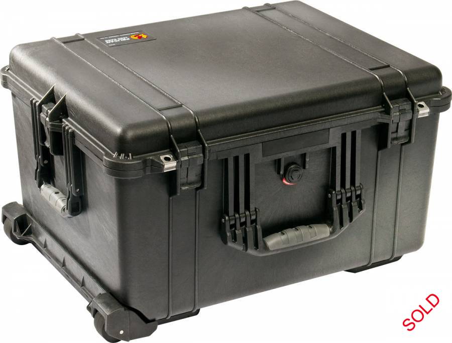 Pelican 1620, Sensitive equipment needs protection, and since 1976 the answer has been the Pelican™ Protector Case. These cases are designed rugged, and travel the harshest environments on earth. Against the extreme cold of the arctic or the heat of battle, Pelican cases have survived.

Made in the USA, these tough cases are designed with an automatic purge valve, that equalizes air pressure, a watertight silicone O-ring lid, over-molded rubber handles and stainless steel hardware.

4 level Pick N Pluck™ with convoluted lid foam
Strong polyurethane wheels with stainless steel bearings
Watertight, crushproof, and dustproof
Open cell core with solid wall design - strong, light weight
Retractable extension handle
Fold down handles
Easy open Double Throw latches
Stainless steel hardware and padlock protectors
Automatic Pressure Equalization Valve - balances interior pressure, keeps water out
O-ring seal