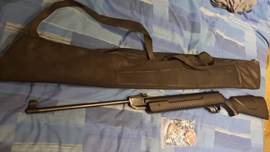 Good condition air rifle with bag of bullets and t, Selling because i need the cash and its not being used.
great condition 