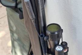 GAMO WHISPER X VAMPER, Like new. Includes scope, laser pointer, torch, rifle bag & ammo. (Silenced)