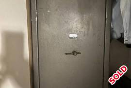 6 Riffle safe with lots of space inside for sale, 6 Riffle safe with lots of space inside for sale.  Asking price R5200.00.  Contact Des on 0839525838.