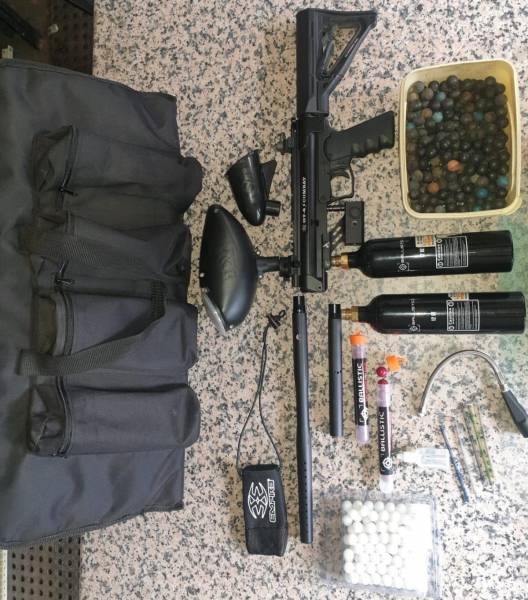 Paintball Gun, Paintball Gun package with rifle stock including gun carry bag, 8 and 16 inch barrels, barrel protector,small and large hopper, 2 x 12 ounce cylinders, high impact spring including original spring set, 20 pepper balls and collection of white and black balls.
Price : R 5 500.00 (New R 8 500.00)