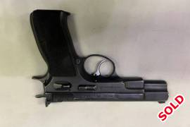 9mm CZ 75 target Semiautomatic Pistol hardly used.