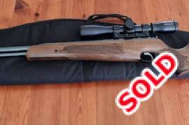 Air Arms TX200 HC 4.5mm / Rudolph 4-12x40, Condition as new. Oiled Walnut stock (RH). Rifle fitted with Silencer
1000 JSB pellets.
Rifle Bag included
Rifle has had less than 100 pellets through it. 