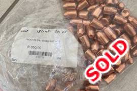 .40 S&W doppies and heads, 426x 40 S&W mixed Brass - R850
100x fronier 180gr heads - R3500
200x 180gr silver rapid bonded polymer jacket haeads -R 400

Or take the lot for R1200
 