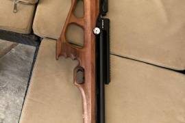 Benjamin .22 PCP, Benjamin  .22 PCP including air cylinder - good condition.
can read more at:
https://mi7national.co.za/hyperstore/product/benjamin-akela-pcp-rifle/
 
 
FEATURES:
Benjamin Akela PCP air rifle (Pre Charged Pneumatic)
Up to 60 shots per fill at 3000 PSI
Delivers .177-caliber pellets at up to 1100 fps and .22-caliber pellets at up to 1000 fps
12-shot rotary magazine
Turkish walnut stock with adjustable cheekpiece
Shrouded barrel with integrated sound suppression
 
https://www.benjaminairguns.com/akela
 