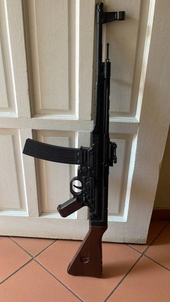 GSG STG44, GSG STG44 replica in .22LR Complete with wooden origional box, two magazines and all accessories