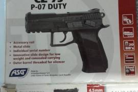 CZ Air Pistol, CZ Air pistol
+/- 1000 Steel BB`s
 