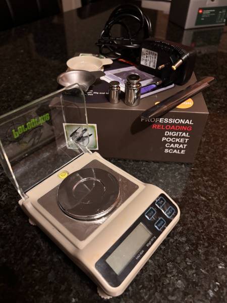 Peregrine Professional Reloading Scale, I am selling my Peregrine Profesional Reloading Scale

Orginal Box and accessories all included.
 