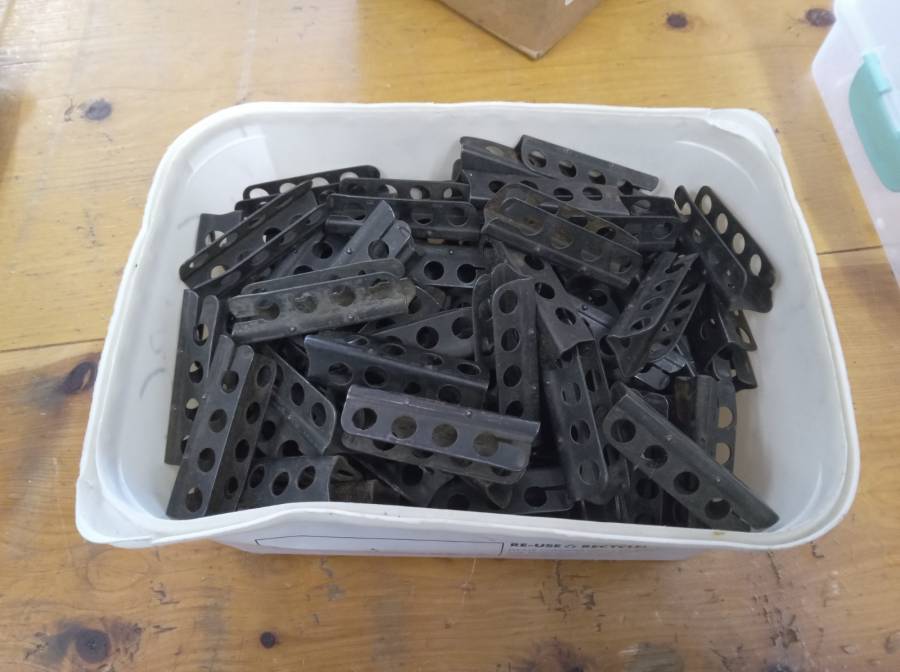 for sale, Strip .303 Brit strip clips works for nr 1 Mk 3 & Nr 4 actions. 80 available @ R300 per 5.   