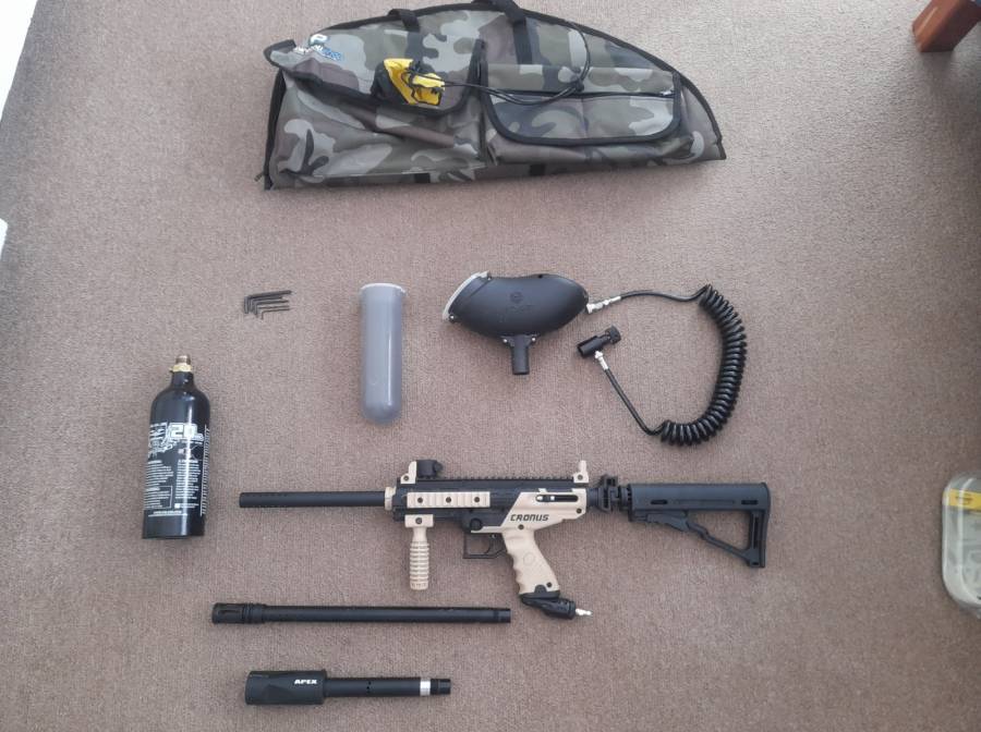 Tippmann cronus, Includes:
-3 barrels, one being an apex barrel.
-A foldable and adjustable stock.
-A hopper and pod
-A 20oz co2 bottle with a remote line.
-A bag to put everything in.

Price is negotiable.