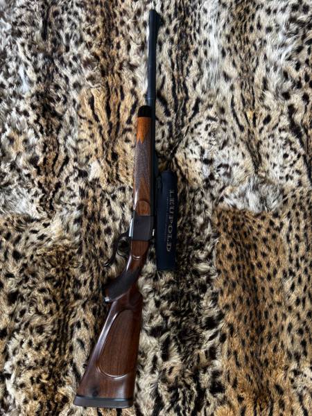 Ruger nr 1 425 Westley Richards, Ruger Nr 1 425 Westley Richards built by Ralph Badenhorst, comes with die set, cases and bullets. Rifle is made to use 404 Jeffery cases necked up and cut so cases are not a problem to find. Rifle is a true master piece and one of a kind.