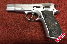 CZ75   FOR SALE, SATINCHROMED SELF DEFENSE PISTOL WITH MAGAZINE AND AMMUNITION R6500.00
SHOT 540 ROUNDS