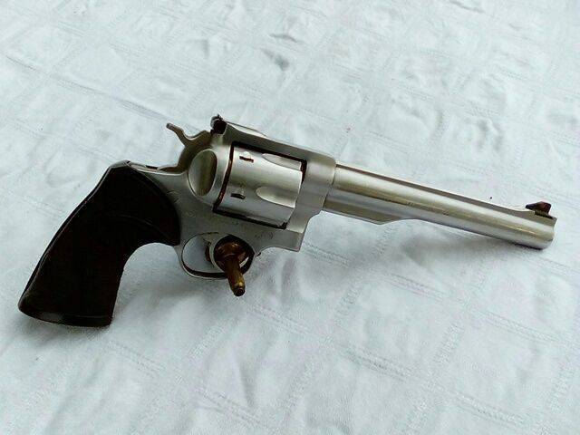 Revolvers, Revolvers, Ruger Red Hawk .44, R 11,000.00, Ruger, Red Hawk, .44, Good, South Africa, Limpopo, Mokopane