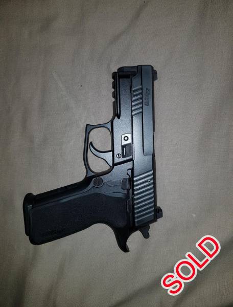 sig p229 enhanced elite , basicly brand new sig p229 enhanced elite no wear at all 
comes with 5 mags aswell as a sig p229 spares kit and holster .gun is new 
contact josh 0833793629