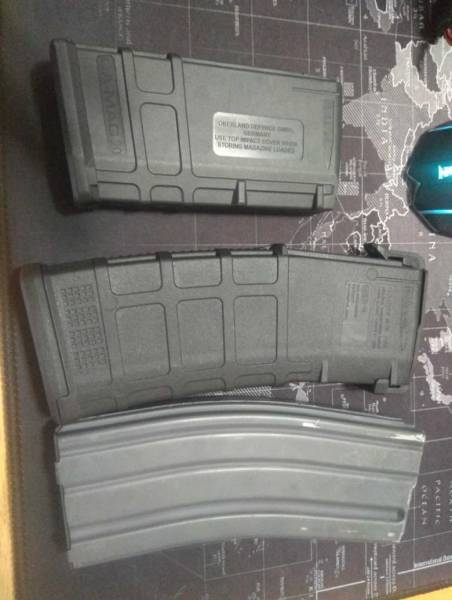 AR15 Magazine bundle, Hi,all 

3 magaine bundle deal.

1 x Pmag gen 3 30round BRAND new
1 x 20 round Like new
1 x 30 round Steel Mag came with SIG Rifle