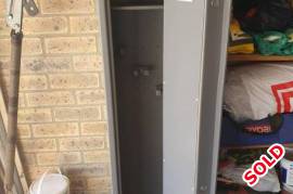 Rifle Safe for 3 rifles , 3 Rifle safe in as new condition.  18 months old. 