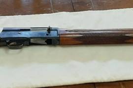 Browning shotgun, Browning 6 shot semi auto 12 cal shot gun. Excellent condition. Please contact me on 0713852337 or on my Gmail account. 
claudsimoes08@gmail.com. My Dad has the license up to date and has the serial number of the Shot gun if you require too. Price is negotiable 