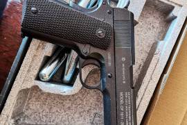 Umarex Colt 1911 Classic , Excellent condition. Comes with 5 empty CO2 canisters.

New, these sell for R6100. I'm selling for R1500