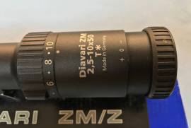 ZEISS SCOPE  DIAVARI  ZM 2.5 -10 X 50 T*, ZEISS SCOPE  DIAVARI  ZM 2.5 -10 X 50 T*
SERIAL NR. 2817449
RETICLE 4
MADE IN GERMANY
IN ORIGINAL BOX
SECOND HAND
IN VERY GOOD CONDITION
COMES WITH MOUNTING UNITS  TO FIT ON A PICATINI RAIL
SCOPE  IS APPROX. 33.5 CM LONG

SHIPPING AT BUYERS EXPENSE AND RISK !
 