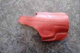 Blank Pepper Gun, All brand new in the hard carry case with cleaning kit.
Leather holster is optional at a price of R250
Extra AKSA magazines also at R250 Optional
For more information and enquiries Whatsapp me thanks.