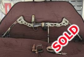 Diamond Razor Edge left hand bow, LEFT HAND BOW.  GREAT STARTER OR LADIES BOW
ADJUSTABLE DRAW LENGHT TO 29 INCHES
ADJUSTABLE DRAW WEIGHT TO 60 POUNDS
INCLUDES TROPHY ORIGINAL REST, EXTRA TROPHY TAKER REST,BOW BAG, ARROWS AND TRIGGER
NO SIGHT INCLUDED
