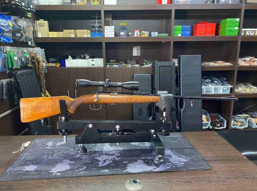 PRE LOVED MAUSER .22LR, PRE LOVED MAUSER .22LR
Beautifull wooden stock
10 shot mag
Supreme 4x40 scope
For only R 6 780.00
For more information please WhatsApp Jevon / Amore at : 066 398 0024 OR phone at : 016 110 0149
www.redotfs.co.za
 
