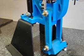 Dillon Strong Mount, Locally manufactured strong mount for the Dillon XL 650 / XL 750. Manufactured from 5mm Steel plate that has been Powder coated in Matt black, also supplied are four machine mounting bolts R 1100 excluding Courier.