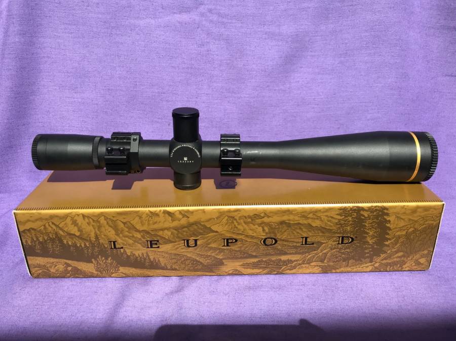LEUPOLD SCOPE 45X45 Competition Series TARGET DOT, LEUPOLD SCOPE 45X45 Competition Series TARGET DOT, LEUPOLD SCOPE 45X45 Competition Series Matte 30mm 1/8 Min.   TARGET DOT 53440 second hand - good condition in original box and with extra accessories like rifle mount (2 pieces)
