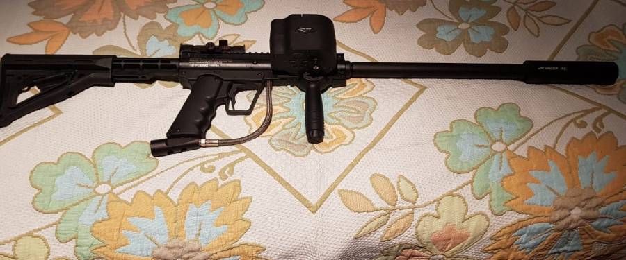 Paintball Gun BT4 Combat with E-Trigger, Comes with e-trigger ripclip and red dot sight apex 2 with 12oz  
Slightly negotiable, Whats app only no calls please 0791094809.
 