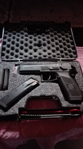 CZ 75 P09 40 Cal, *Firearm is good as brand new
*only fired 30 rounds 

Contact 0844757287 
​​​​​
