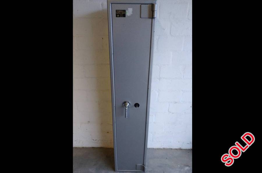 4 Rifle safe , Peninsula Supersafe for sale
SABS approved 
1450(h)x300(w) x 290 (d)

Contact me on 082 304 8462
