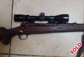 Winchester Mod 70 Pre. 64, Winchester pre. 64 Model 70 Supergrade with Bushnell 3-9 x 40 mounted, sling and bag.
Text 082 444 7636