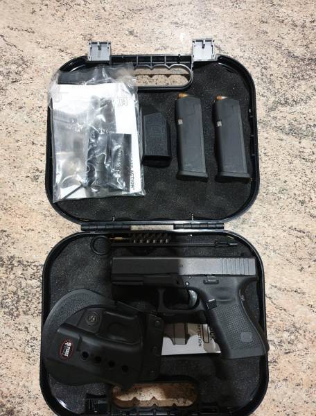 Glock 23 (0.40 S&W) Gen 4, Glock 23 (Gen 4) 0.40 S&W
In mint condition
Comes with 2 Magazines, Easy Loader, Frobus Paddle Holster, Manuals and Carry Case
R 8 000