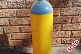 Scuba diving tank for filling your Pcp , Scuba diving tank cylinder for filling your pcp  ..
9.2 L 232 Bar in like new condition  ...
Still filled  ...
Contact Schalk 
076eight3107six8 
Pretoria Moot Mayville 
Don't let this gem slip through your fingers  ..
Phone calls will get priority to WhatsApp  ...
