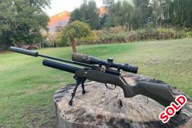 Cometa , Cometa Lynx MKII, in excellent condition for sale, includes bi-pod, silencer, Nikko Stirling Diamond LR 4-16x50 scope and 12 pellet magazine. Recently serviced. 
