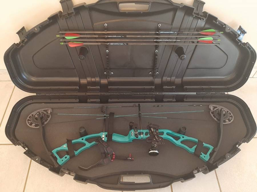 Diamond Medalist 38  for sale, Bowtech Diamond Medalist 38 2020 and Extra Accesories for sale 
Single Pin sight with multi range configurations.(HHA Sports Optimizer Lite)
Bow trigger.
Target Butt
5x Arrows
Bow hard Case
Draw weight currently set at 55 pounds Draw Length currently set at 28
Bow specs
SPECS
DRAW LENGTH – 23-32.5”
DRAW WEIGHT – 40,50,60,70 LBS
SPEED – 322 FPS
BRACE HEIGHT – 7.125”
AXLE TO AXLE – 38”
MASS WEIGHT – 4.5 LBS
EFFECTIVE LET-OFF – 80%
Contact Bennie
0713865234