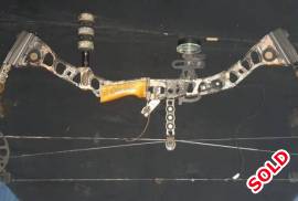 Matthew's Switchback XT compound bow, I am selling my Mathews Switchback XT compound bow it is in decent condition. It comes with a release peep and arrow quiver as well as a bow bag. The bow is a 45-70 pound draw weight bow. The bow has a 30inch RH cam in so draw length is 30 inches.
