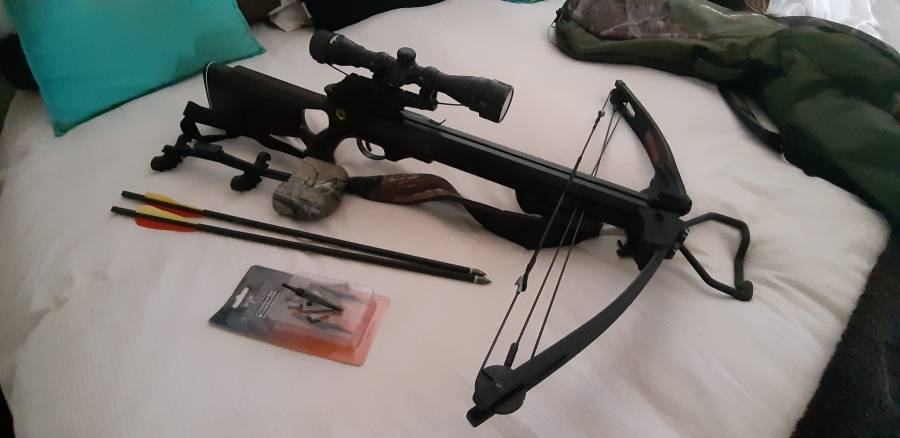 150lb Crossbow , 150lb Crossbow with scope and carrier bag. Comes with extra Arrows and tips. 