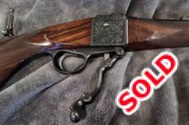 Wesley Richards, Falling Block ,Take Down, WR .303 British Falling Block
Under Lever, Breech Loading Single Action. Take Down and cased. In great condition.