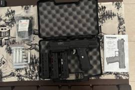 Tippmann Tipx, In excellent condition, comes with 4 mags, case , manual, 12 cartridges and about 120 rounds mixed amo