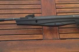 5.5mm (.22) Stoeger RX20 Airgun, Almost brand new Stoeger RX20 airgun. 
Cal. 5.5mm (.22)
Comes with silencer.
R2000
 