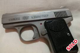 6.35mm Pistol, 2 x 6.35mm Lady guns for sale.
Ammunition included.
R 1500 for both guns.
