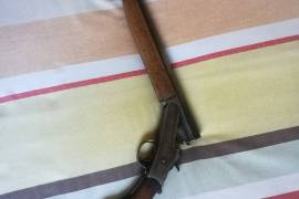 H&R Model 1908 12GA Shotgun, 12 GA H&R Single shot shotgun.
Model 1908.
Dated @ +-1940.
Serial No: A......
Working Condition
Negotiable