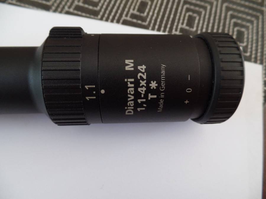 Zeiss Diavari M 1,1 - 4 x24 T* ZM/VM Rail Mount, Purchased for a DG Rifle and never used.
ZM/VM Rail mount
NON Illuminated
Please see reticle in images
In very good condition
Make me an offer
 