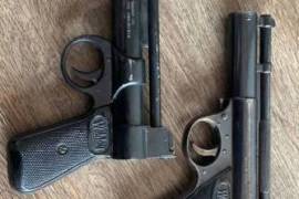 Webley air pistols , Very scarce two air pistols 
R3500 each webley air pistols both work well ! 
pls WhatsApp me for details 
