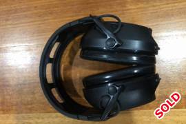Peltor blue tooth ear muffs, Peltor tactical 500 blue tooth noise canceling ear muffs. can take calls and listen to music. Awesome for any noisy environment.
new condition 