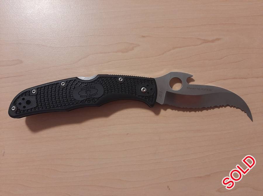 Spyderco Matriarch 2 folding knife for sale, Never been used as this knife is part of a collection.
Has Emerson pocket opener integrated with blade.