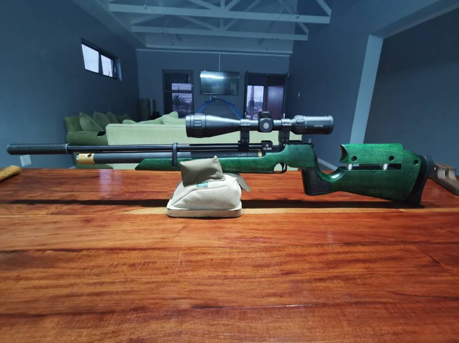 Green Cz200 for sale, Limited edition green CZ200 for sale. Fitted with quikfill and gauge, huma regulator, silencer and adjustable stock. More than 50 shots at 780fps. Rifle only R9000