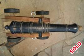 HALF POUNDER CANNON, It is a Armstrong patern King George the 3rd replica in half pounder caliber. It fires well and footage is available. 

Cannon is about 55kg without the carriage, carriage is made from Kiaat.

Comes with the tools needs for loading and firing.