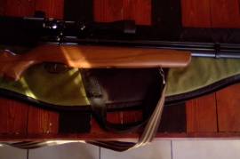 Venom PCP air rifle , PCP air rifle with scope , bag, 6000psi hand pump, silencer in mint condition. 